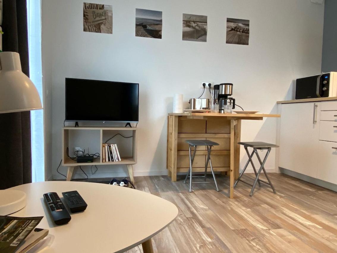 Residence Des 3 Iles, En Plein Centre-Ville, A 5 Min Des Plages, 3 Appartements Neufs Étables Zewnętrze zdjęcie